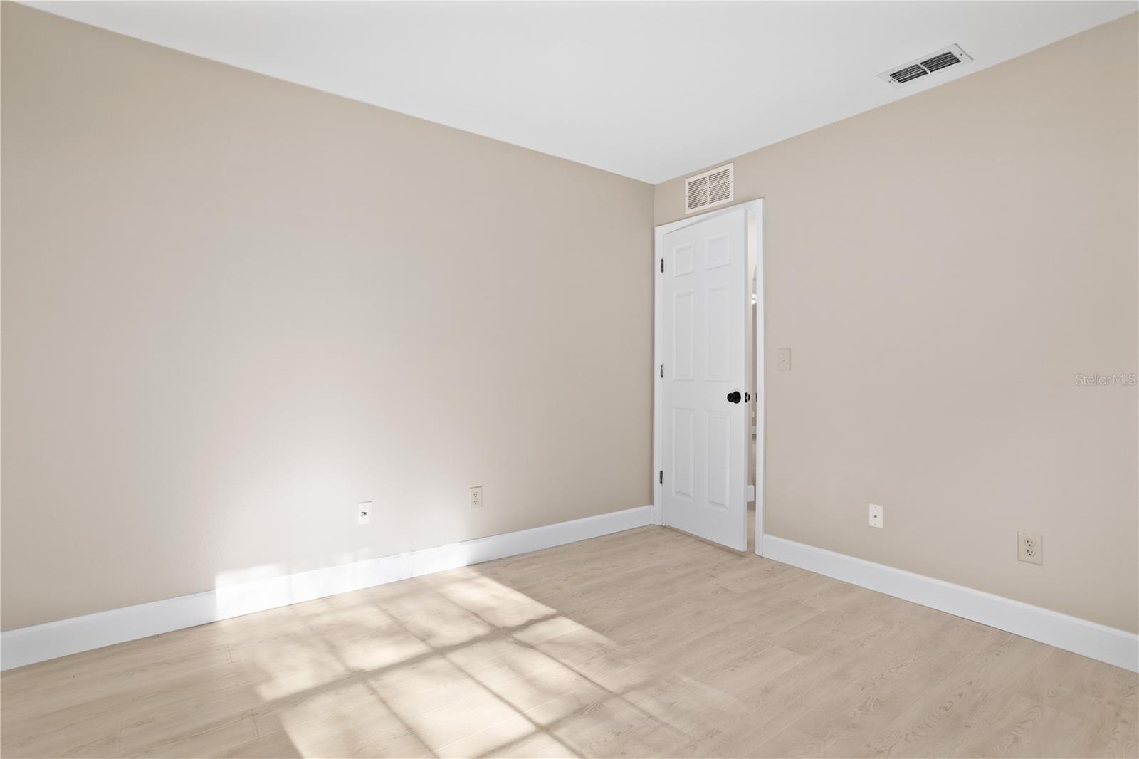 DELTONA LAKES UNIT 08 - Residential