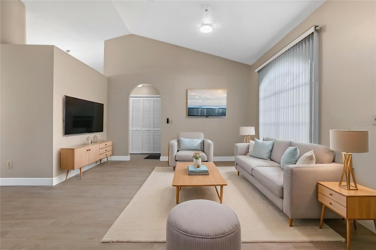 DELTONA LAKES UNIT 08 - Residential
