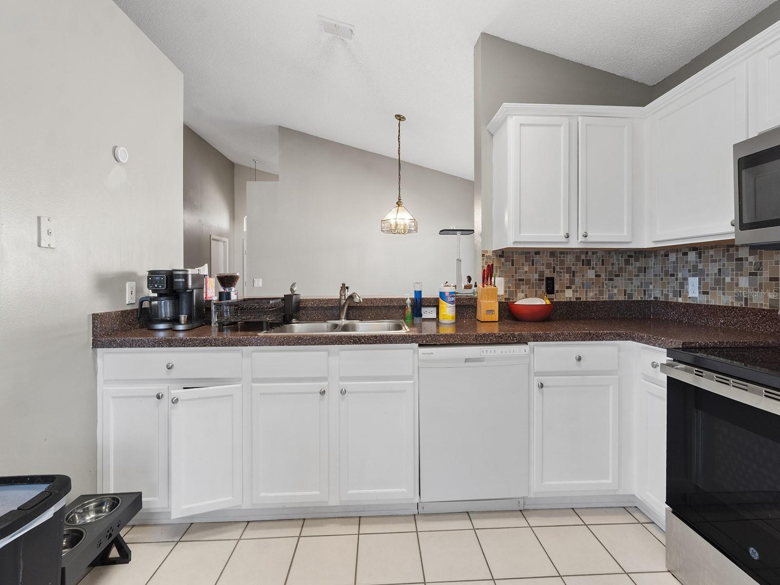 THE SAVANNAS PH I SUB - Residential