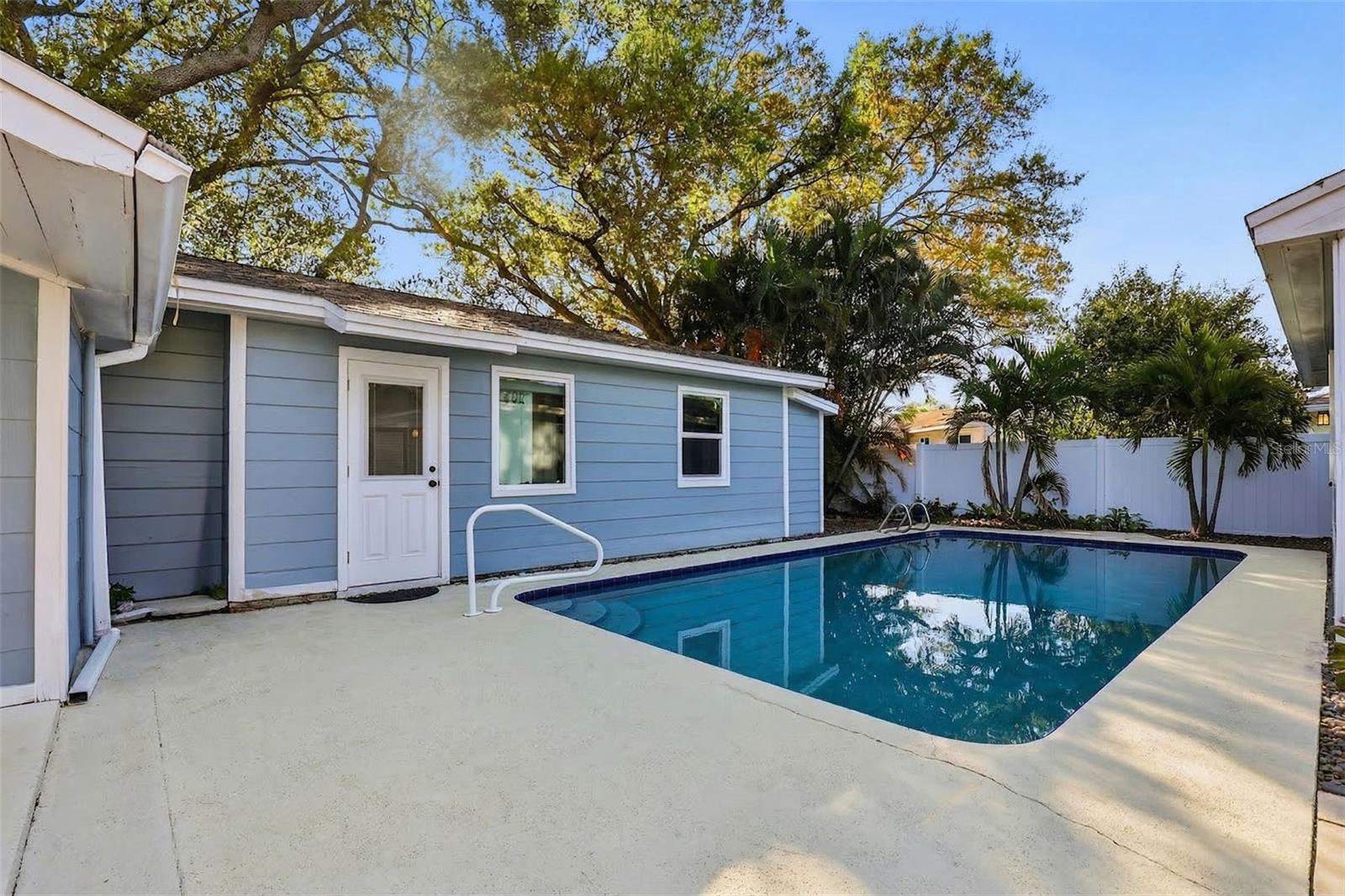 4410 W EUCLID AVENUE