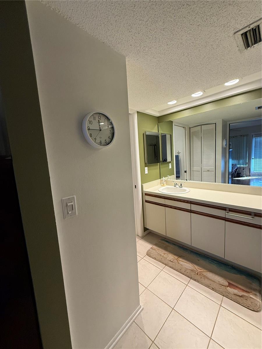 SAYBROOK MANOR - Residential