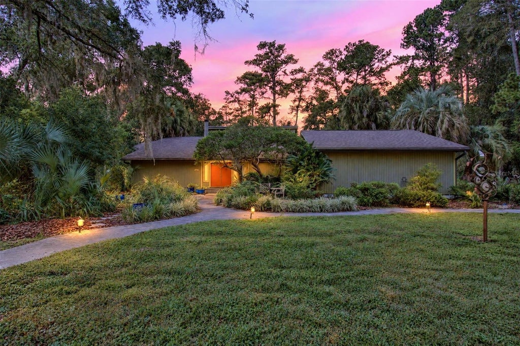 Photo of 2716 NW 21st Street, Gainesville, FL 32605 (MLS # GC544301)