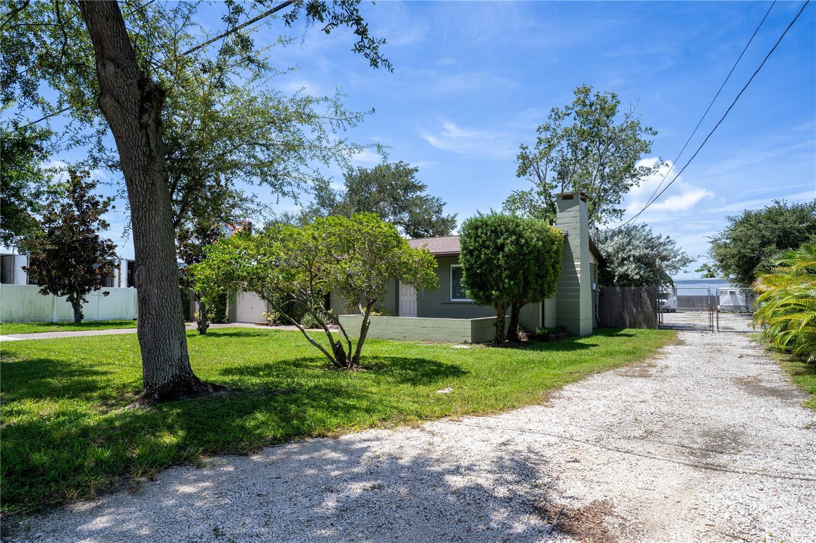 883 SOUTH WIND LANE
