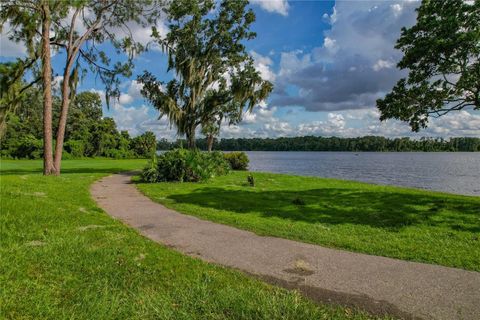 A home in PLANT CITY