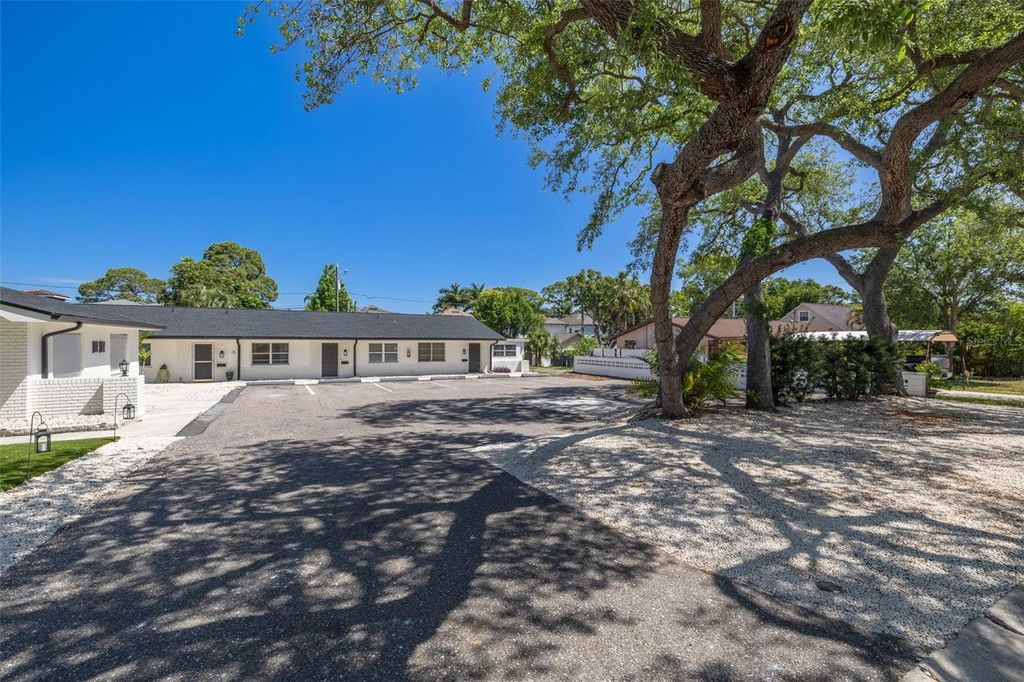 Photo of 535 32nd Avenue N #5, St Petersburg, FL 33704 (MLS # TB8504313)