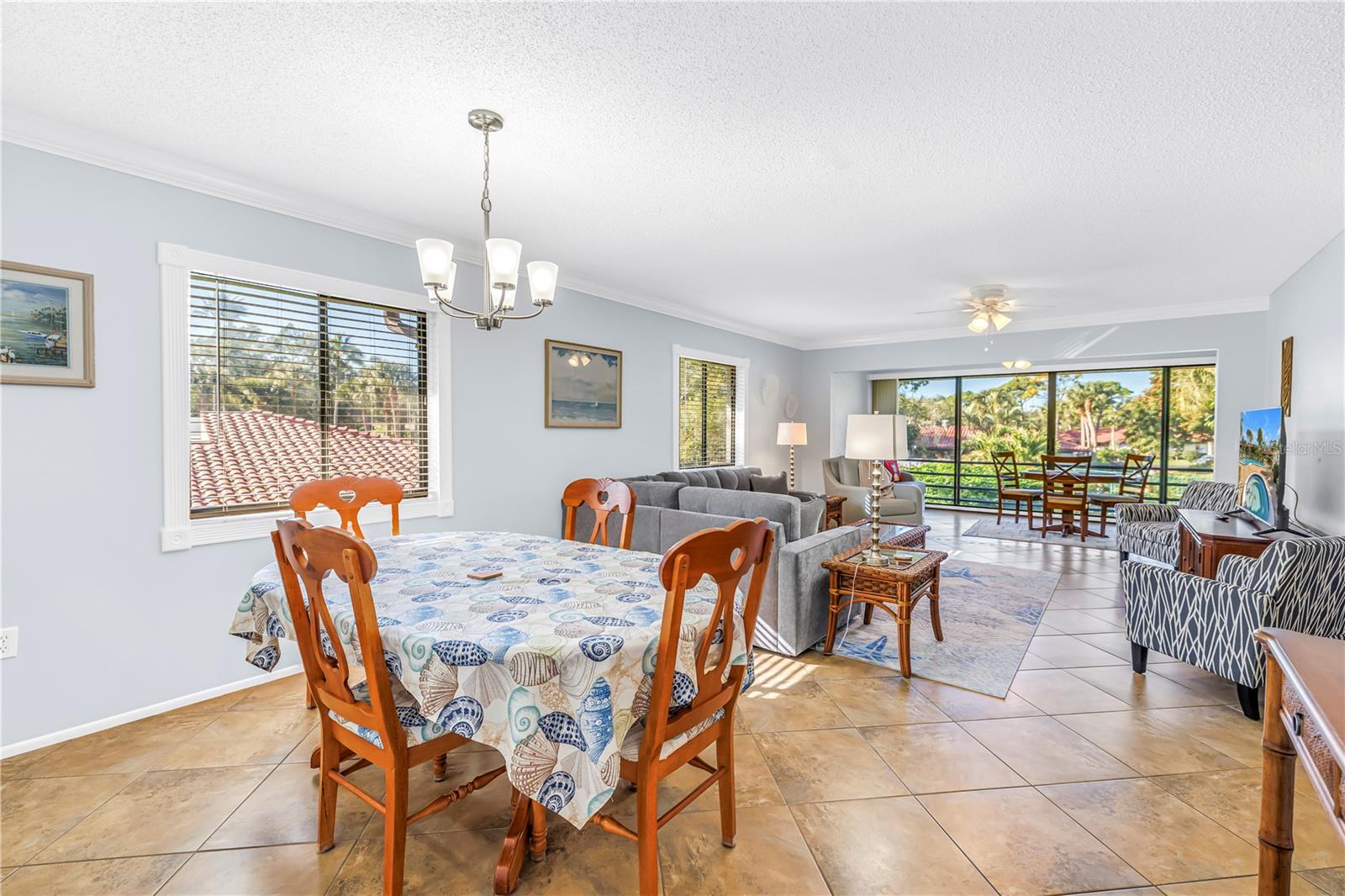 VALENCIA GARDEN - Residential