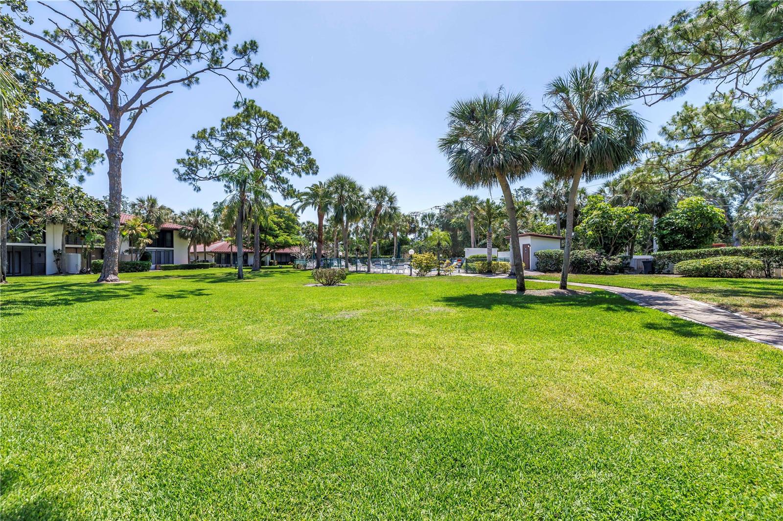 VALENCIA GARDEN - Residential