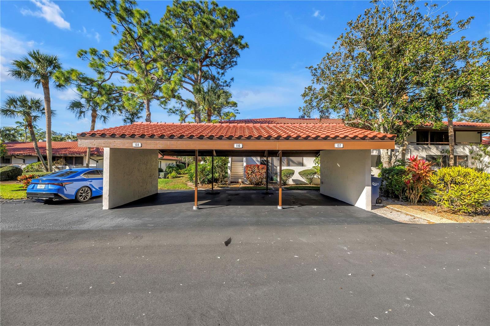 VALENCIA GARDEN - Residential