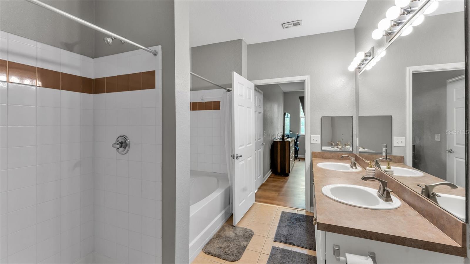 TERRACE RIDGE AT TOWN CENTER EAST CONDO - Residential