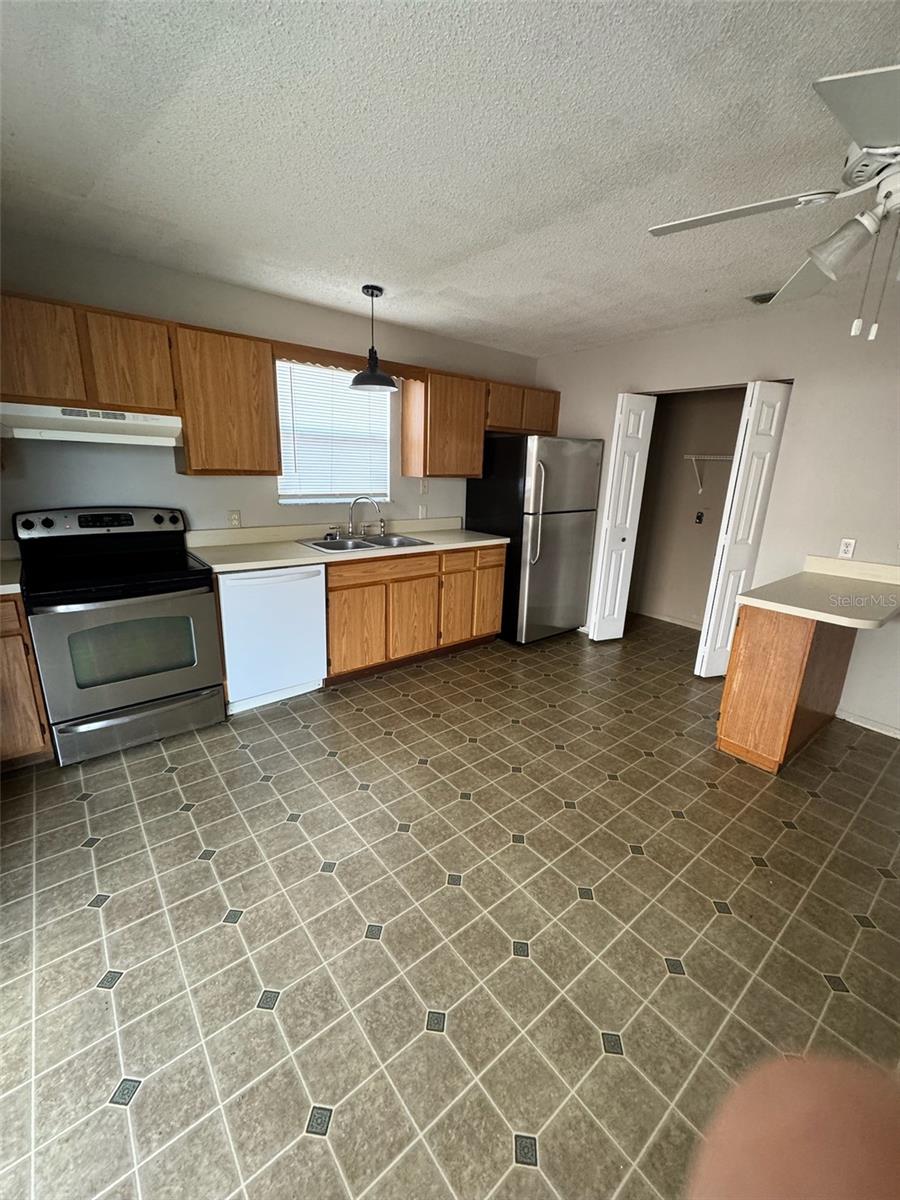 SAXON-MYERS REP PH 02 - Residential Lease