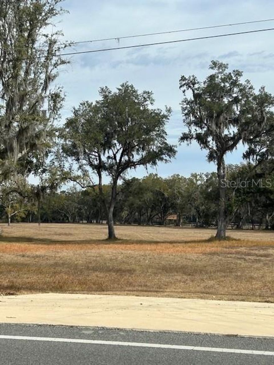 Lovely buildable 10+ acres in NW Marion County, would make a beautiful horse farm, ideally located to WEC and HITS if you are an equine enthusiast or if you just want that perfect property in a country setting, for an estate  home this one is for you.