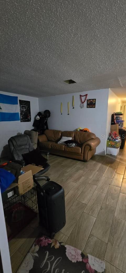 CAYMAN PARK - Residential Income