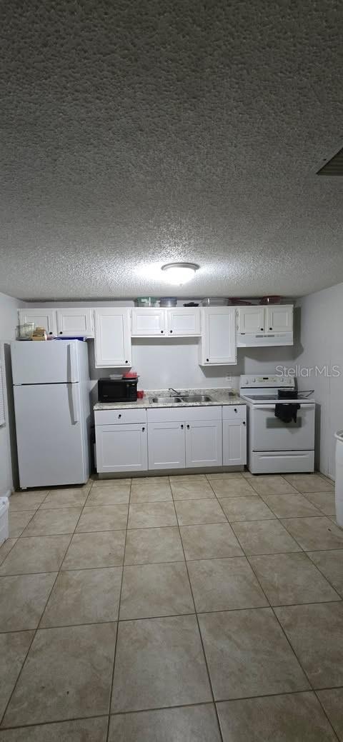 CAYMAN PARK - Residential Income