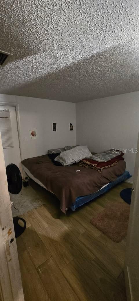 CAYMAN PARK - Residential Income