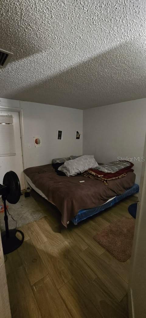 CAYMAN PARK - Residential Income