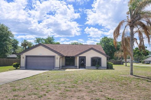 Photo of 5308 Old Hickory Lane, Fruitland Park, FL 34731 (MLS # G5107862)