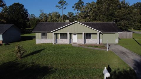 Photo of 4886 NE 26th Terrace, Ocala, FL 34479 (MLS # OM710370)