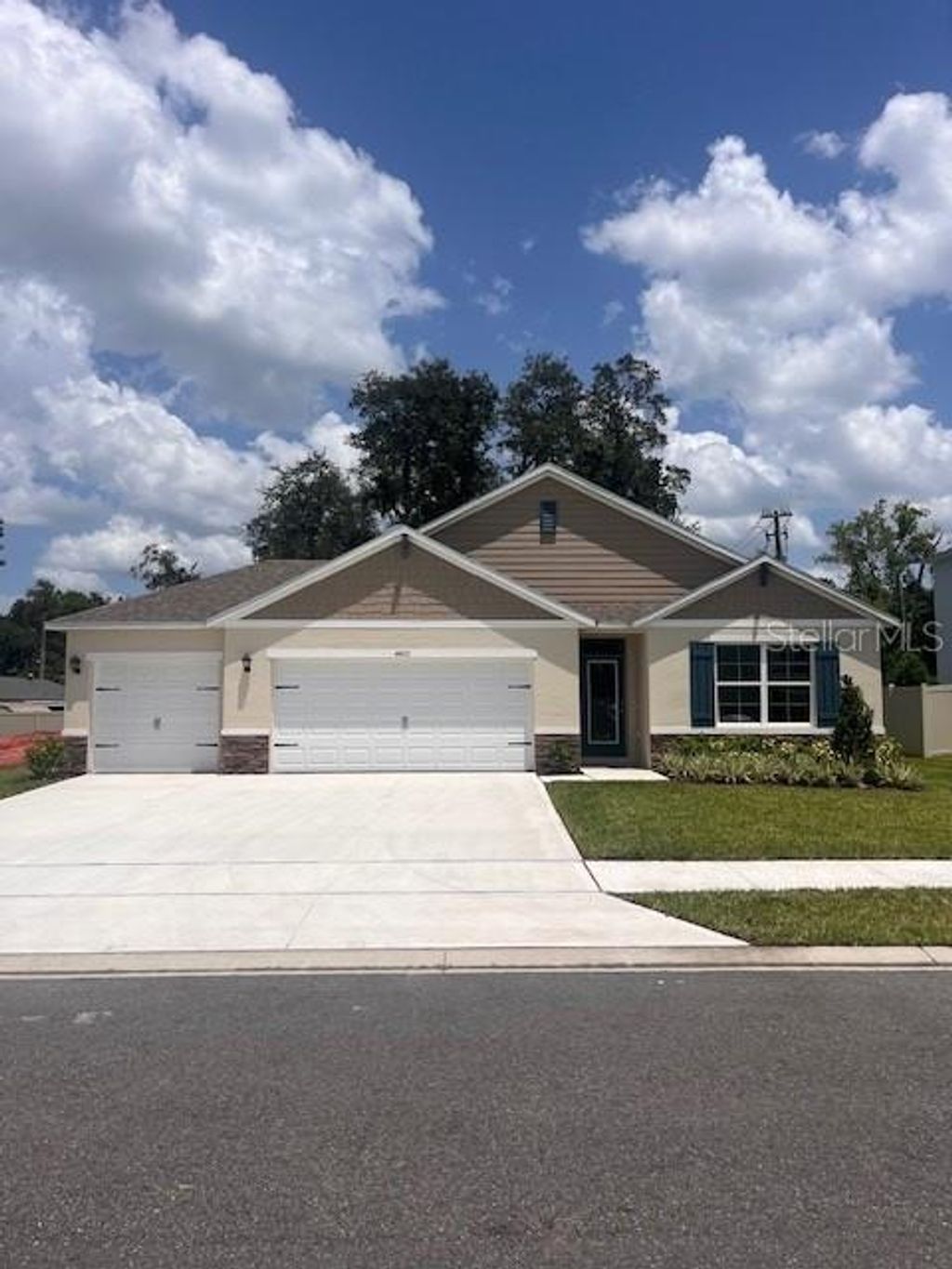 Photo of 4013 Bradbury Way, Sanford, FL 32773 (MLS # O6428480)