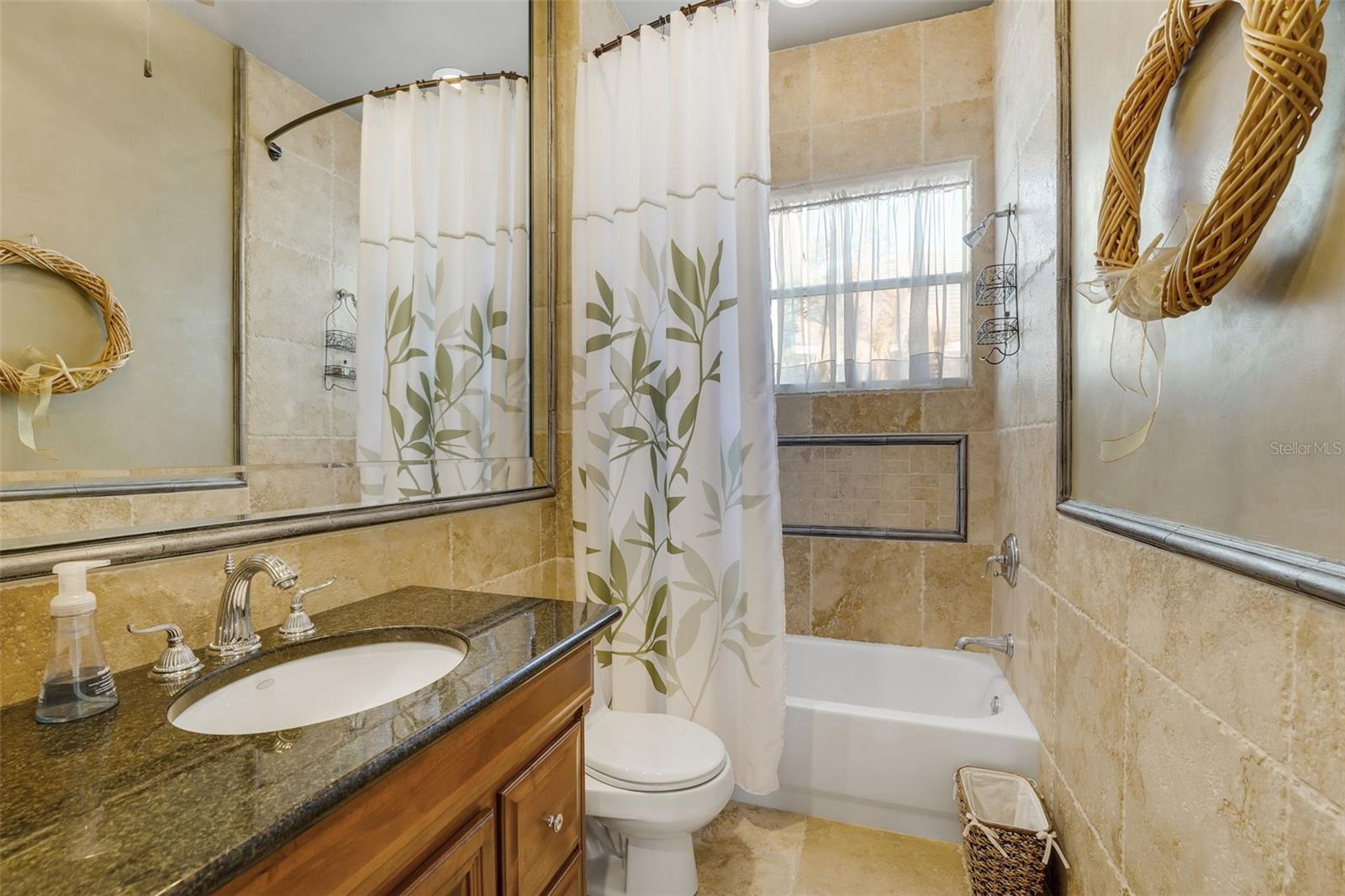 ALAQUA LAKES - Residential