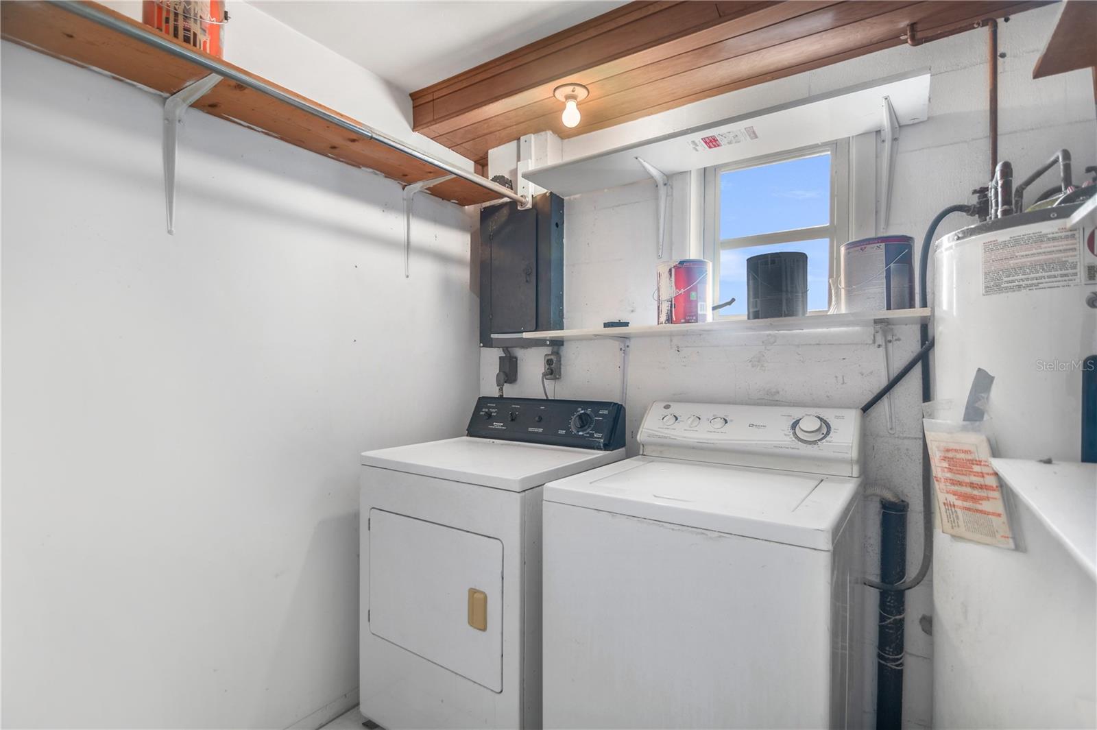 CEDAR MANOR - Residential