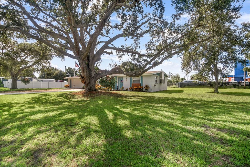 Photo of 3012 52nd Avenue Drive W, Bradenton, FL 34207 (MLS # A4665078)