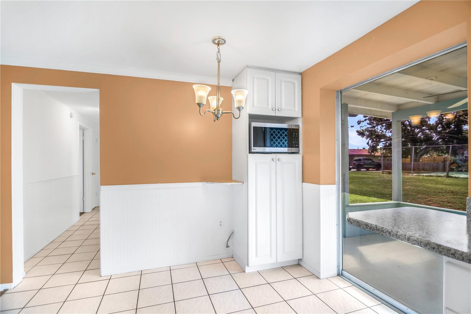 CEDAR MANOR - Residential