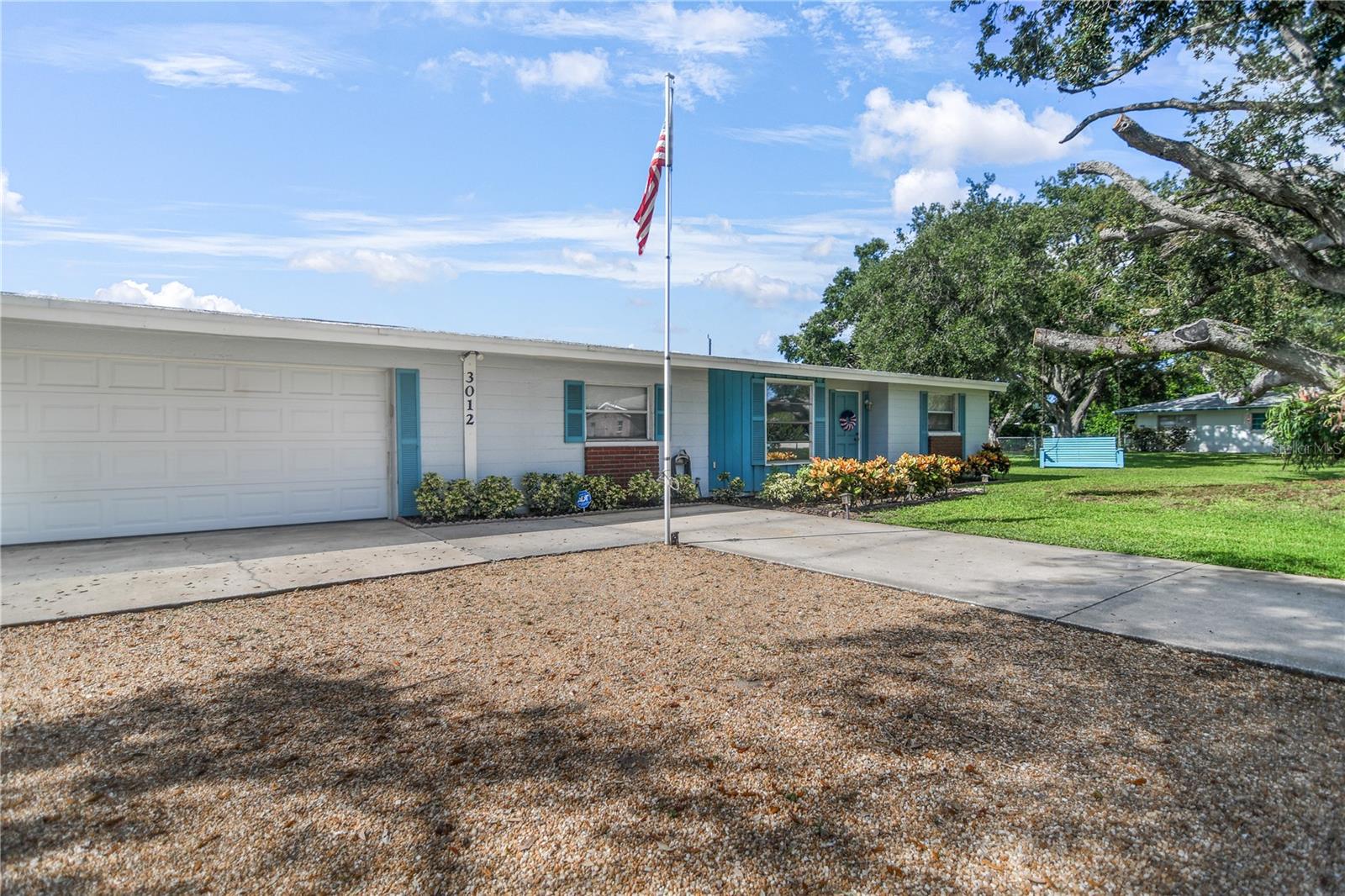 CEDAR MANOR - Residential