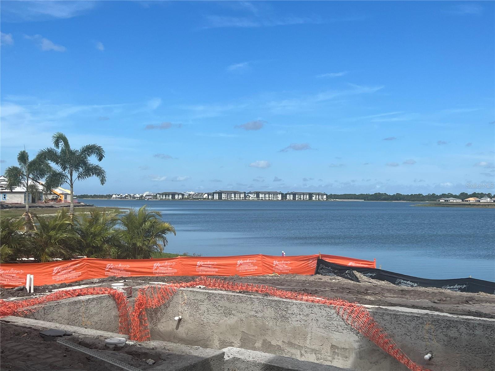 LAKEHOUSE COVE - Residential