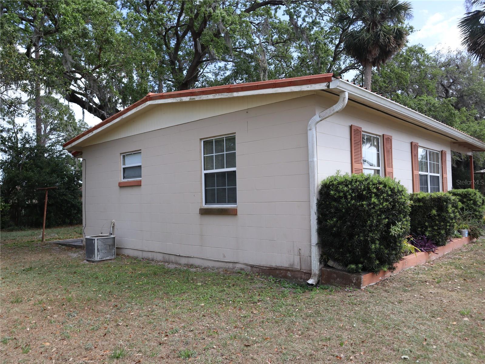 DELTONA LAKES UNIT 06 - Residential