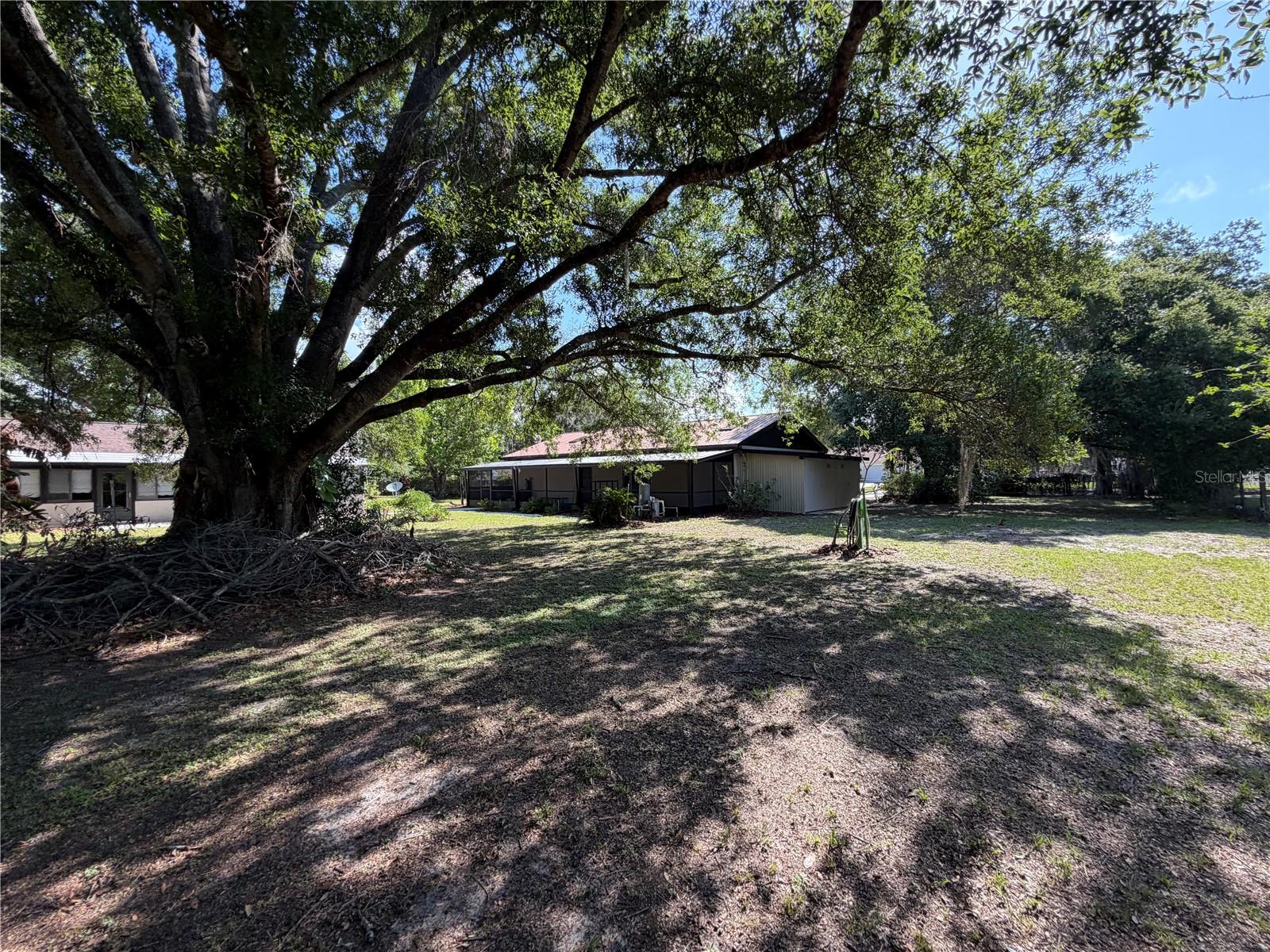 VALENCIA WOODS - Residential