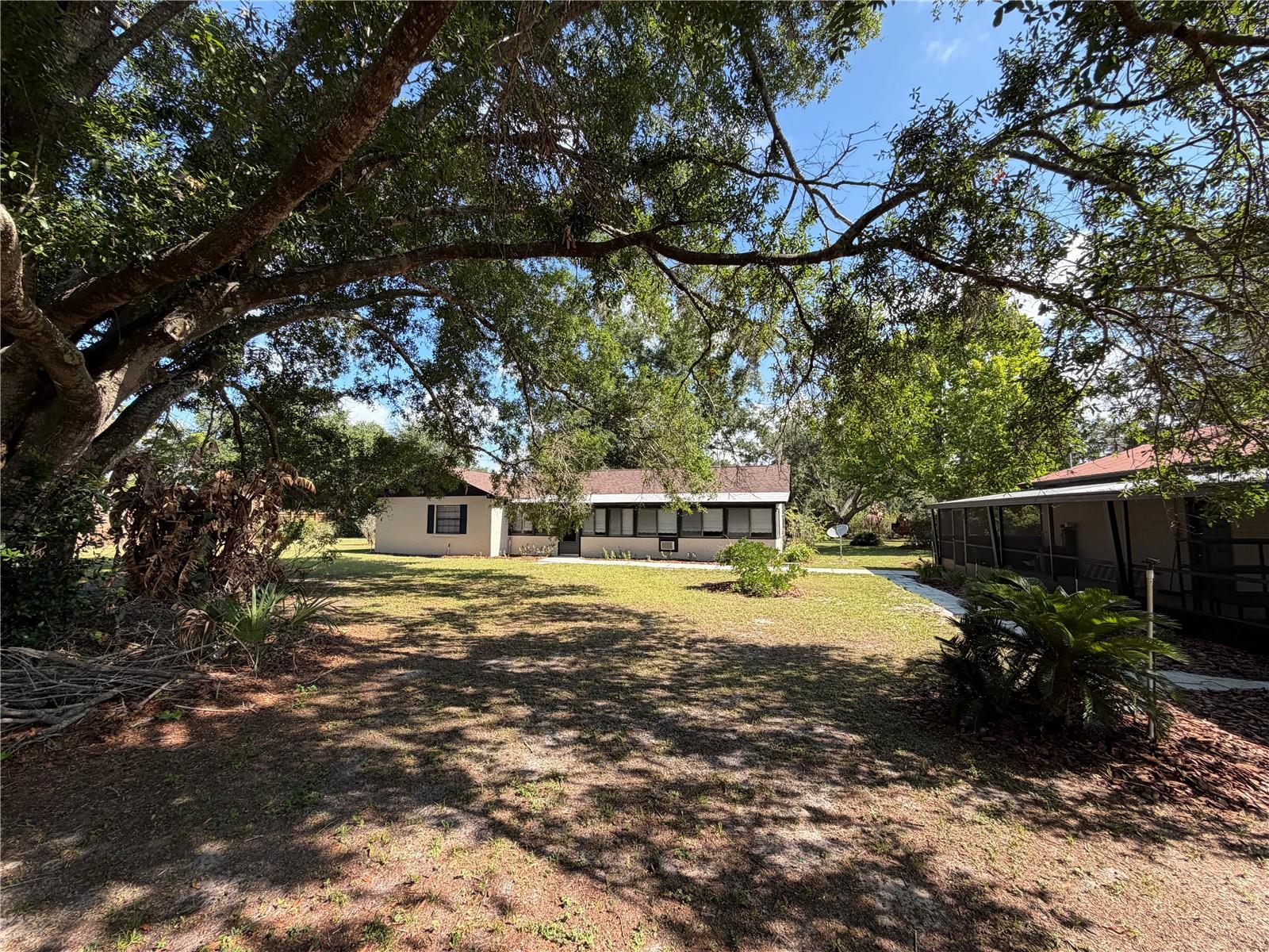 VALENCIA WOODS - Residential
