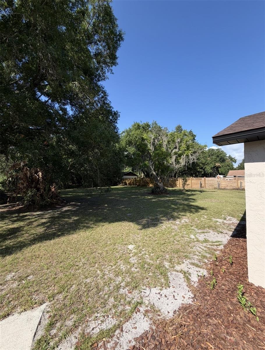 VALENCIA WOODS - Residential