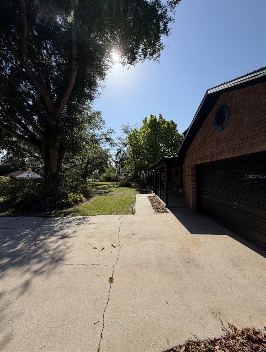 VALENCIA WOODS - Residential