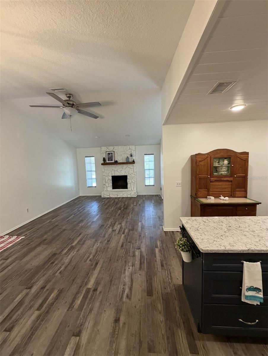 VALENCIA WOODS - Residential
