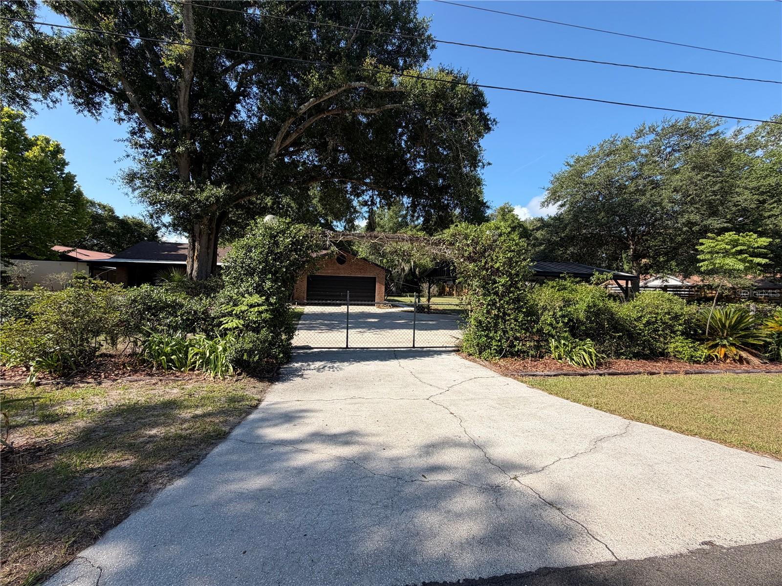 VALENCIA WOODS - Residential