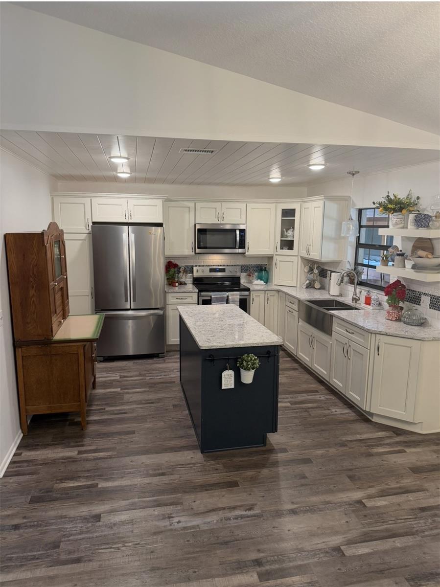 VALENCIA WOODS - Residential