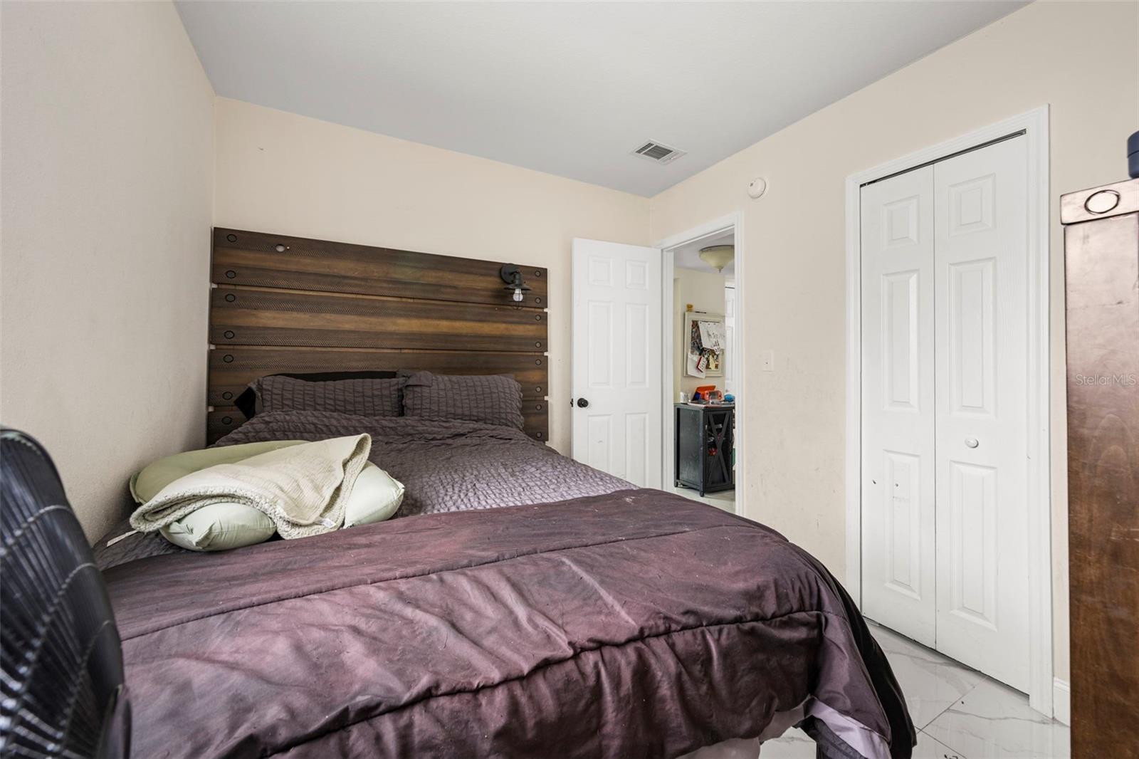 LAKE LAWNE SHORES - Residential