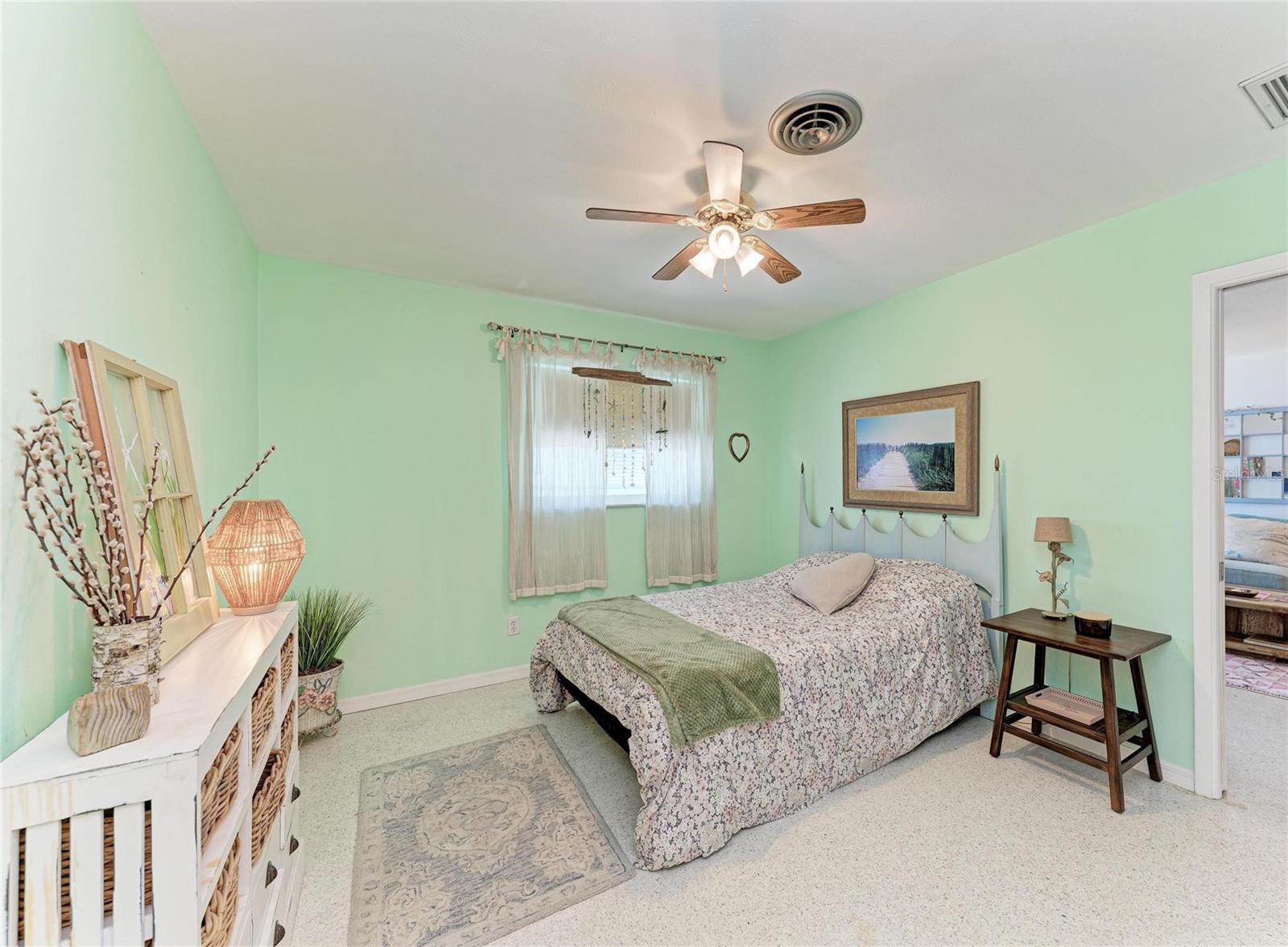 SOUTH VENICE - Residential