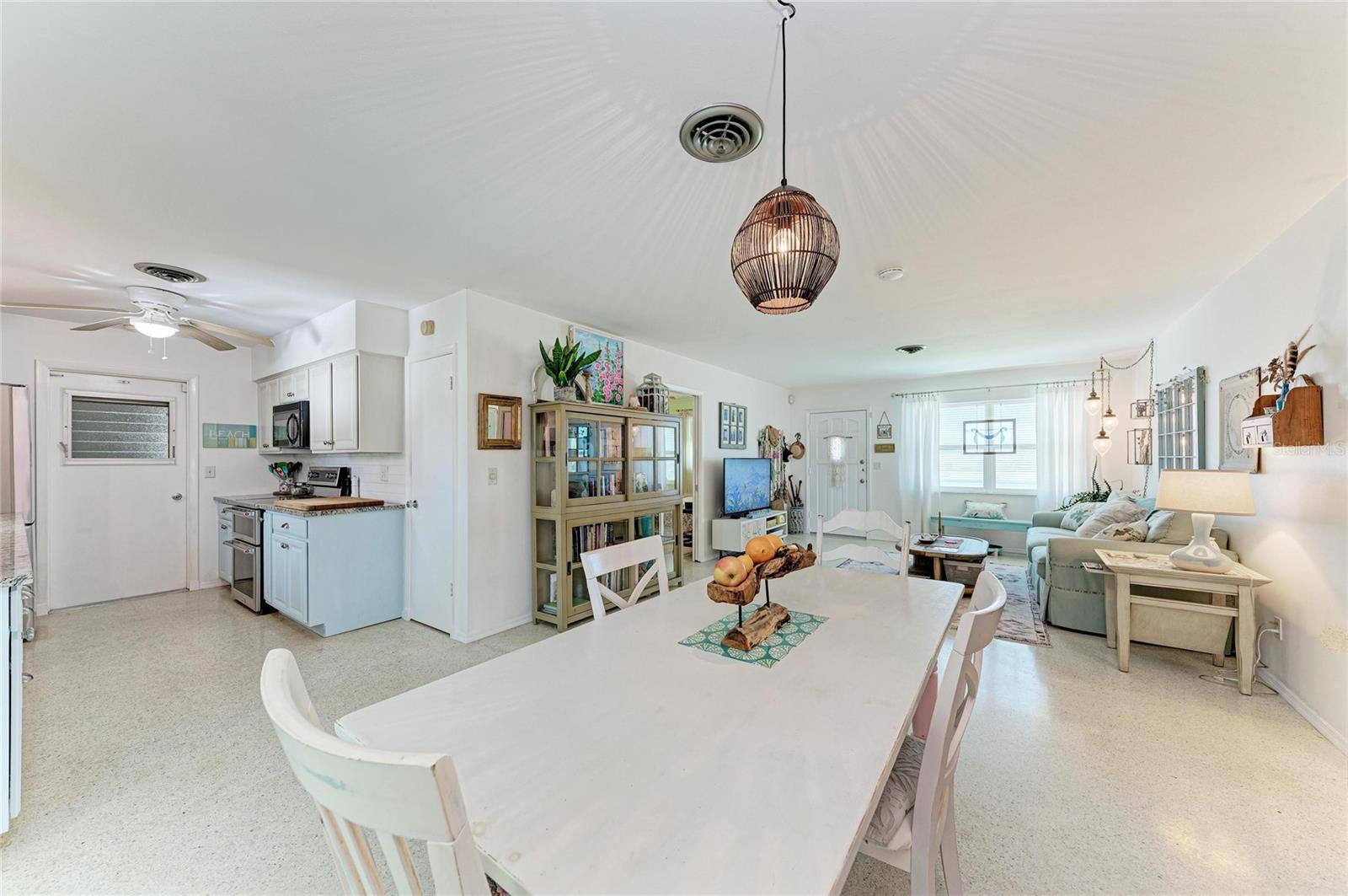 SOUTH VENICE - Residential