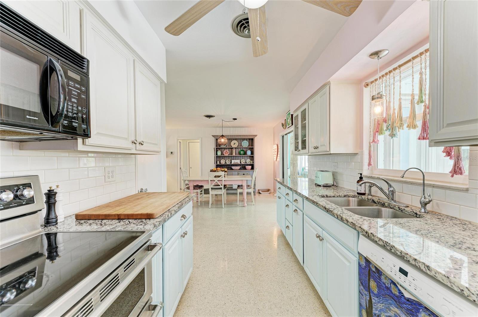 SOUTH VENICE - Residential