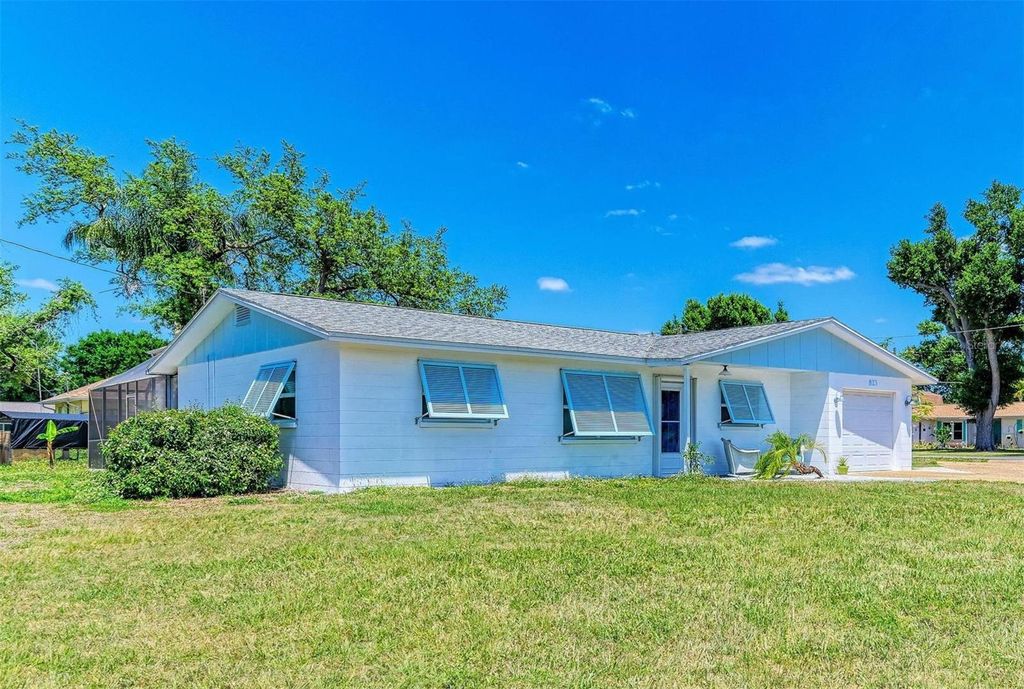 Photo of 823 Bradenton Road, Venice, FL 34293 (MLS # A4690379)