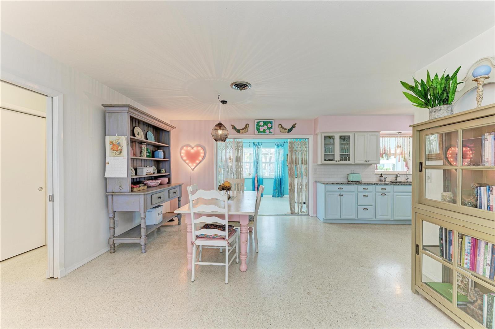 SOUTH VENICE - Residential