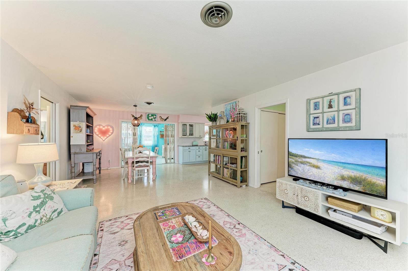 SOUTH VENICE - Residential