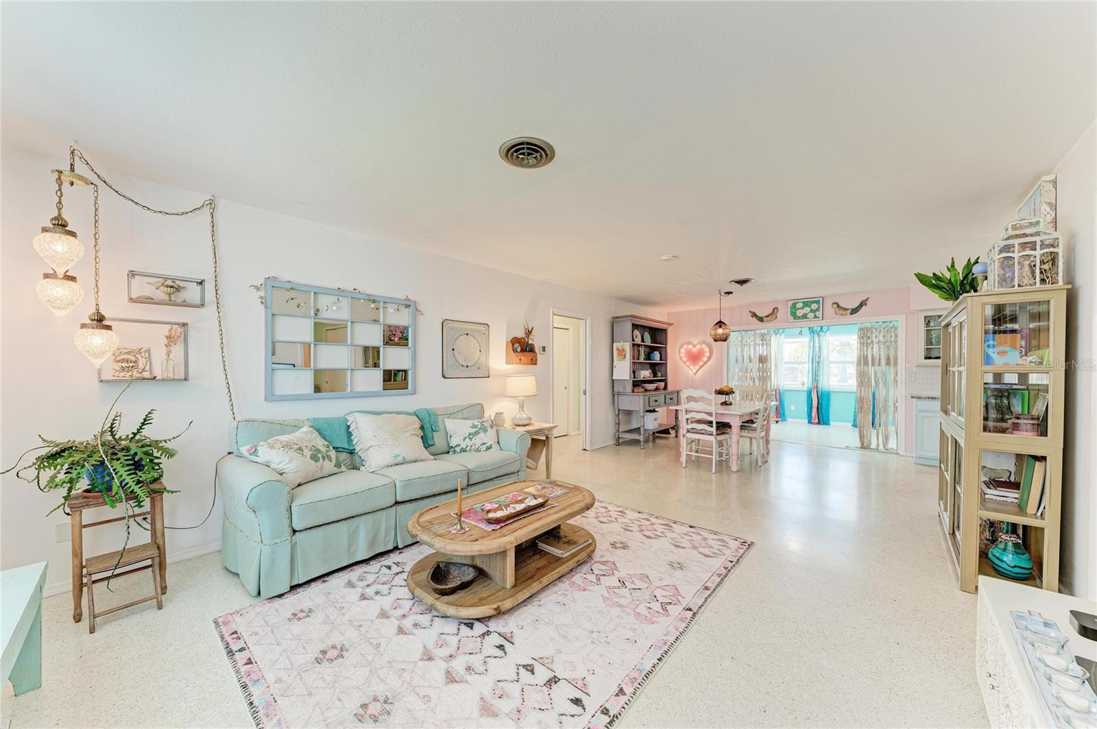 SOUTH VENICE - Residential