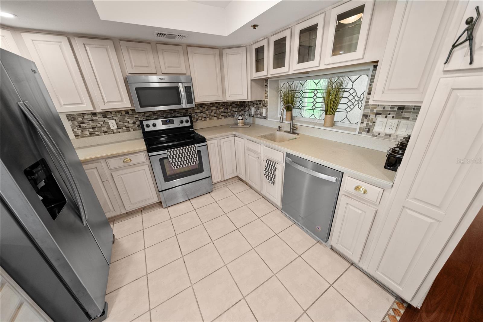 4YQ | ONE LAUREL PLACE A CONDOMINIUM - Residential