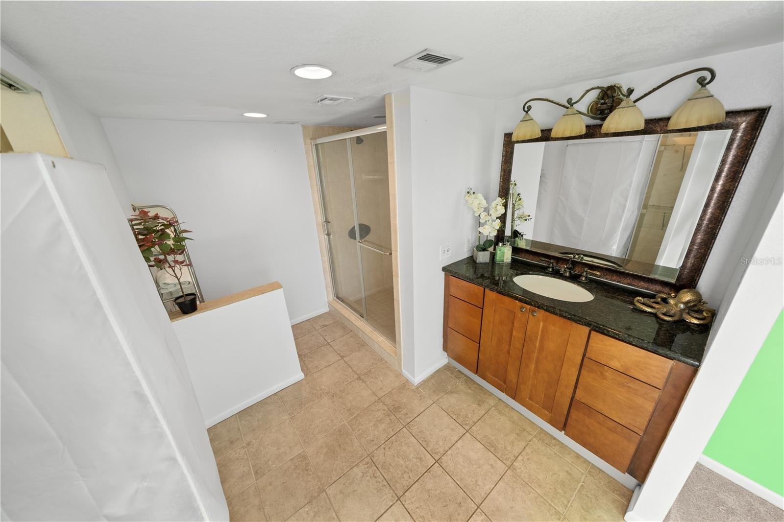 4YQ | ONE LAUREL PLACE A CONDOMINIUM - Residential