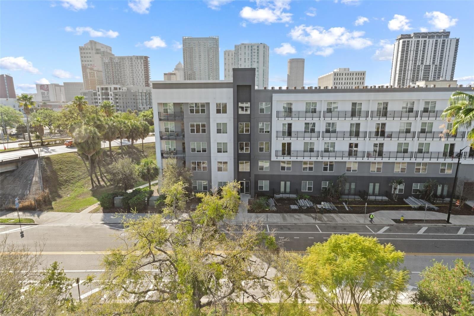 4YQ | ONE LAUREL PLACE A CONDOMINIUM - Residential