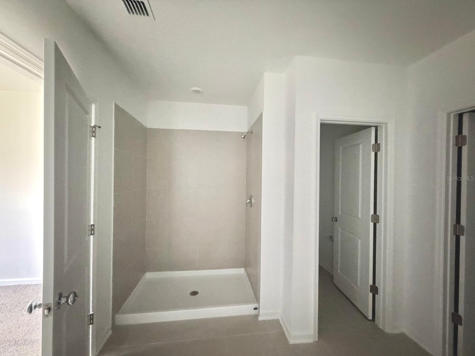 KNIGHTSBRIDGE PH 2 - Residential Lease