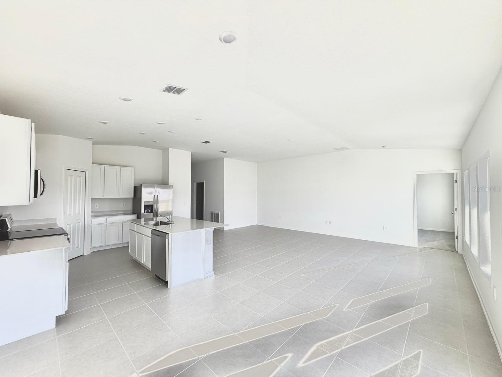 KNIGHTSBRIDGE PH 2 - Residential Lease