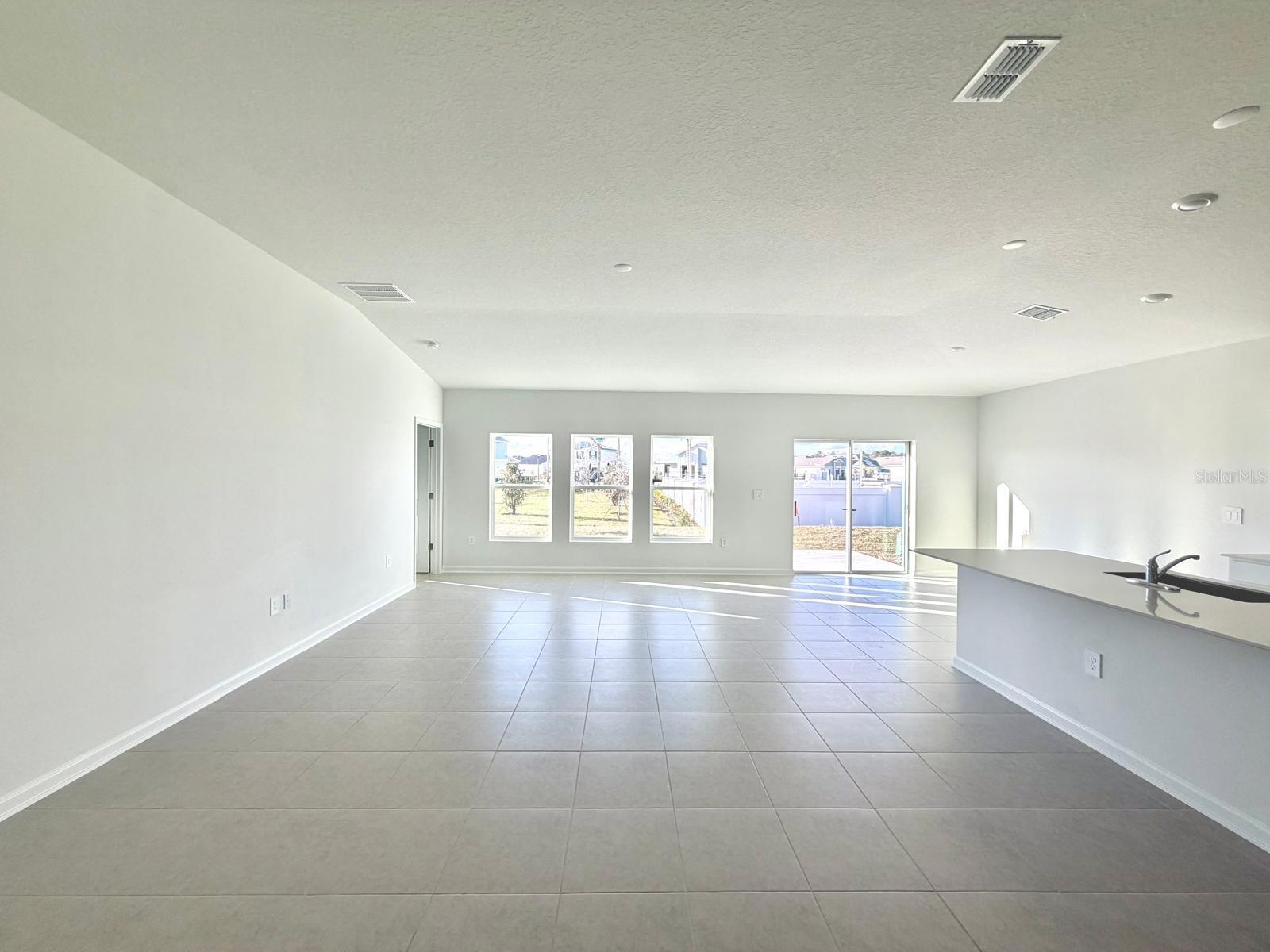 KNIGHTSBRIDGE PH 2 - Residential Lease